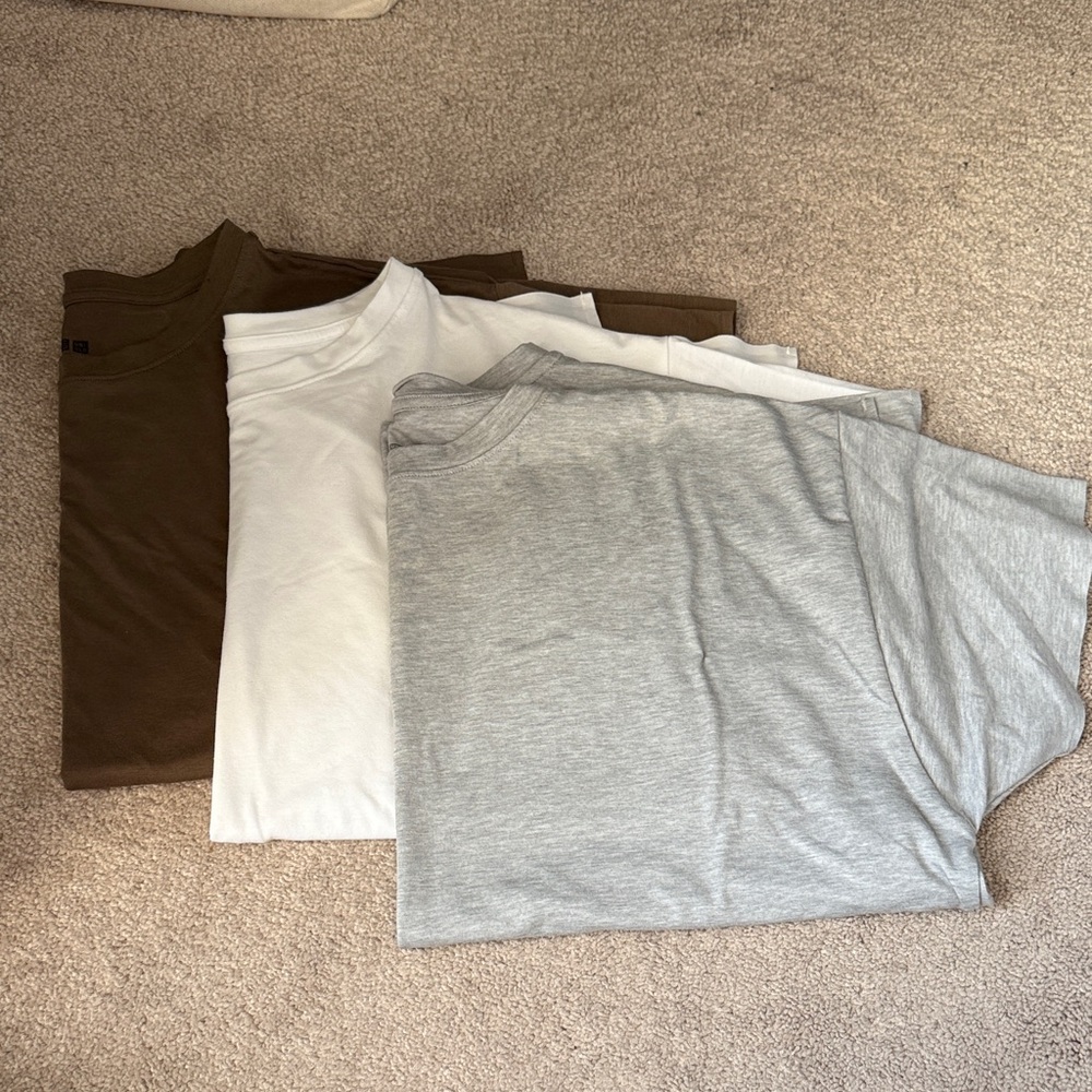Uniqlo AIRism Seamless T-Shirt (bundle of 3)